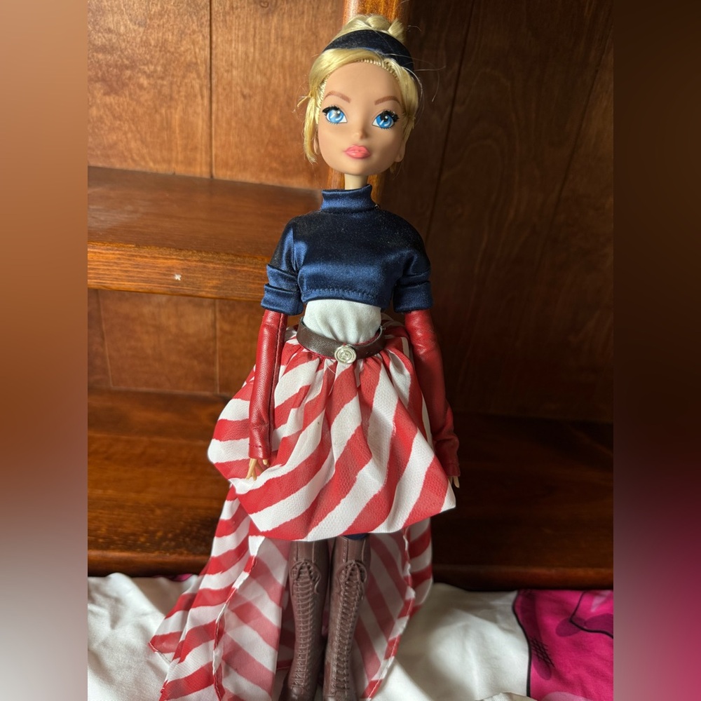 MADAME ALEXANDER FAN GIRL MARVEL'  Captain America